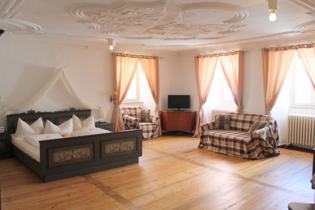 Gästehaus am weißen Turm Rothenburg ob der Tauber Zimmer foto